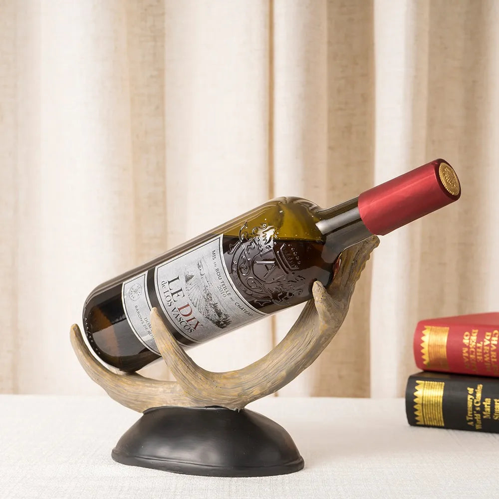 Escultura para Vinho em Resina Chifres de Cervo