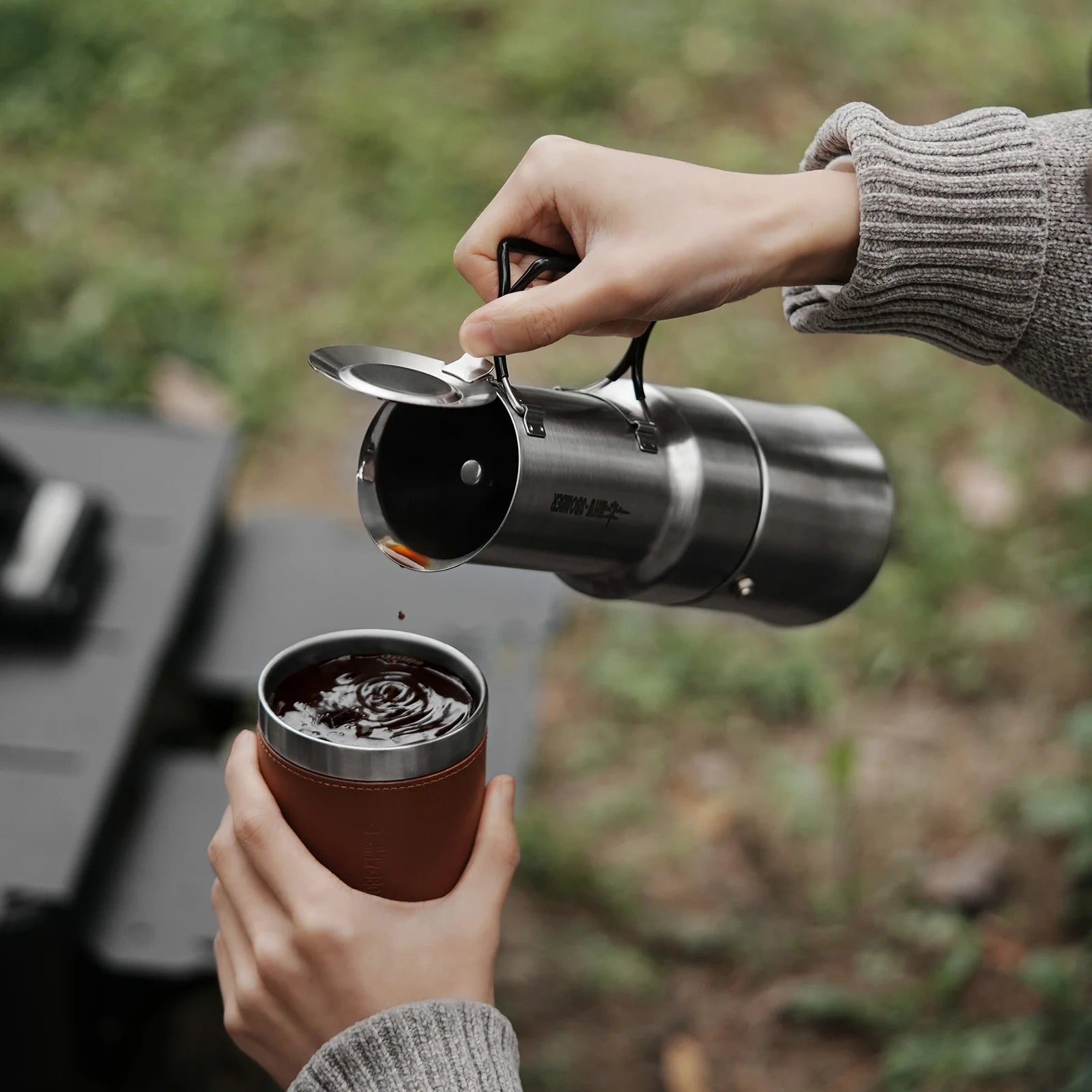 Cafeteira Camping em Aço Inoxidável 350ml com Pote-Copo Kazaen