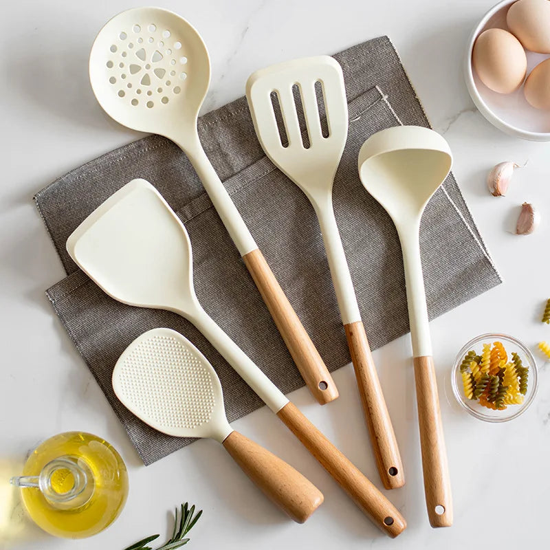 Conjunto de Utensílios de Cozinha em Silicone e Madeira Nobre Kazaen