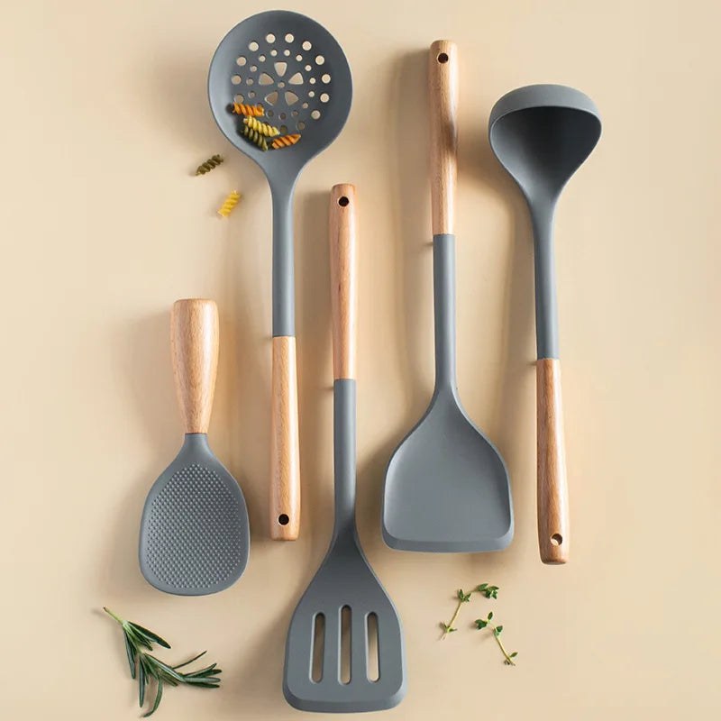 Conjunto de Utensílios de Cozinha em Silicone e Madeira Nobre Kazaen