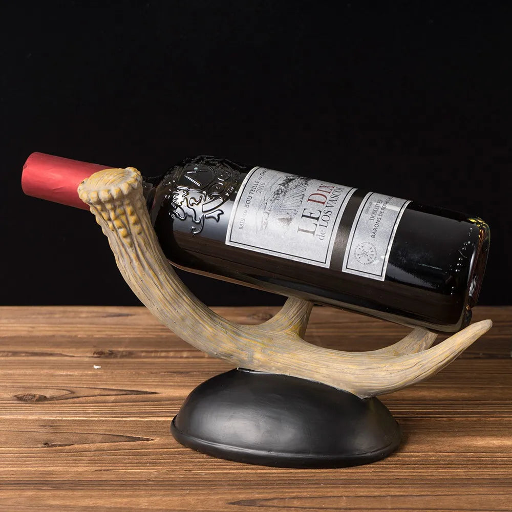 Escultura para Vinho em Resina Chifres de Cervo