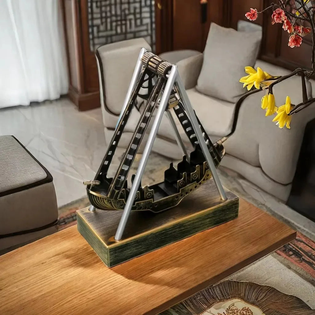 Escultura Cinetica em Metal para Mesa Viking Kazaen
