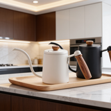 Chaleira Gooseneck em Aco Inoxidavel 600ml com Punho de Madeira Kazaen