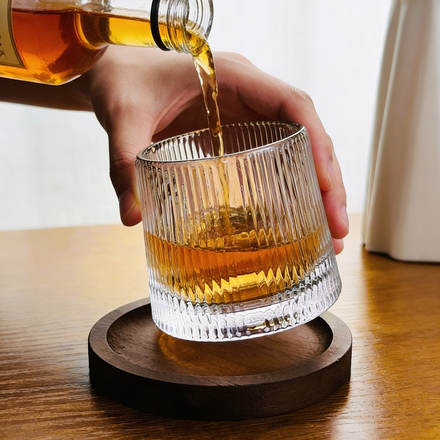 Copo de Whisky Giratório com Base de Madeira Orgânica